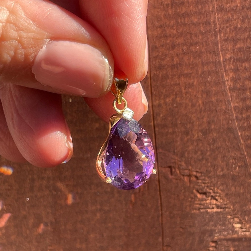 14k Gold & Amethyst Pendant Approximately 8 1/2 ct - Picture 4 of 6